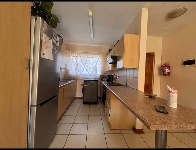 2 BEDROOM APARTMENT TO LET IN PELLISSIER